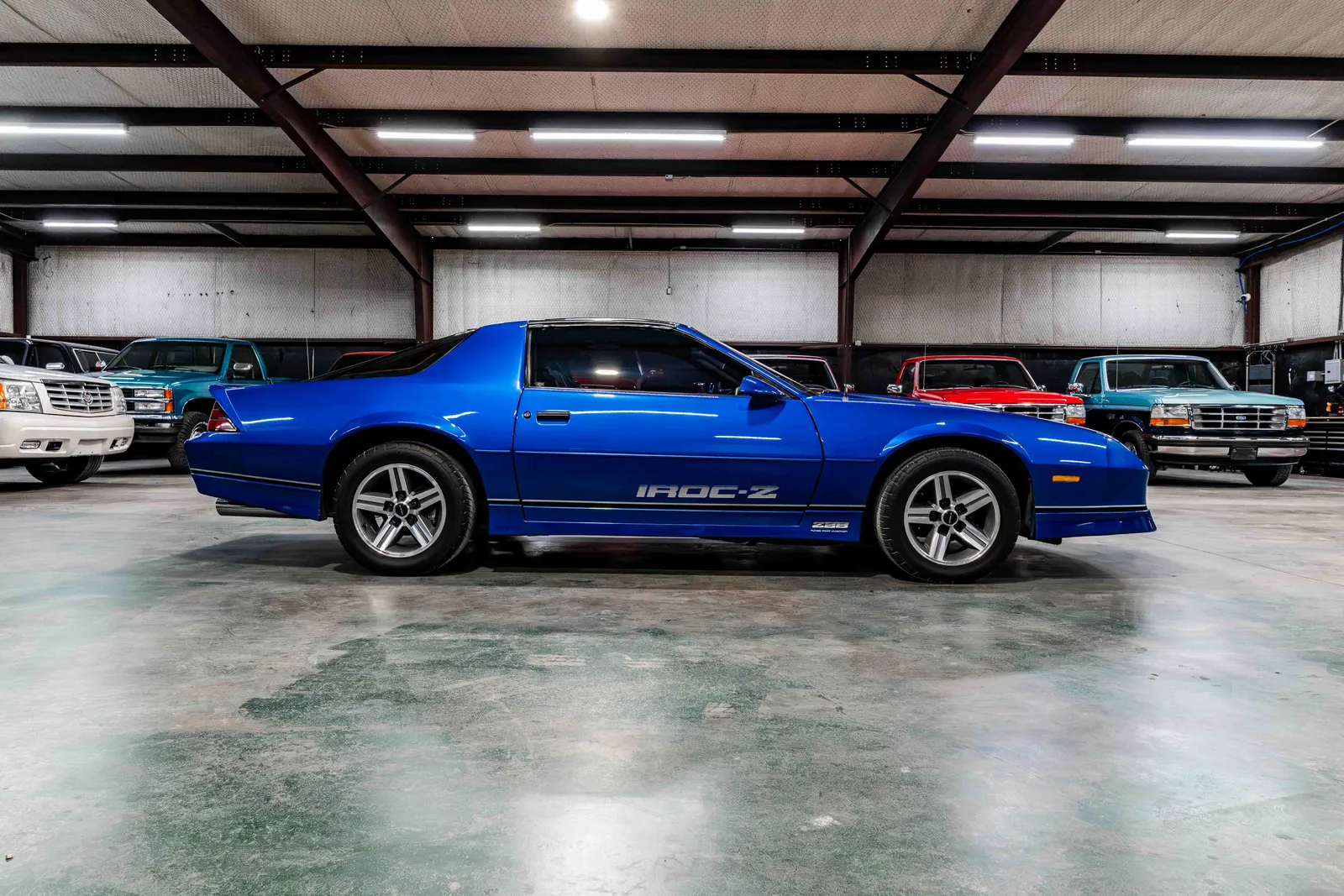 1986-Chevrolet-Camaro-Bright Blue Metallic-149653--38.jpg